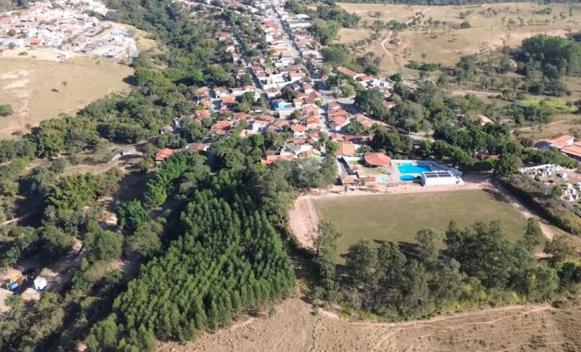 Com apenas 856 moradores, o município não registra um roubo há anos e mantém a tradição do 'fiado' no comércio local