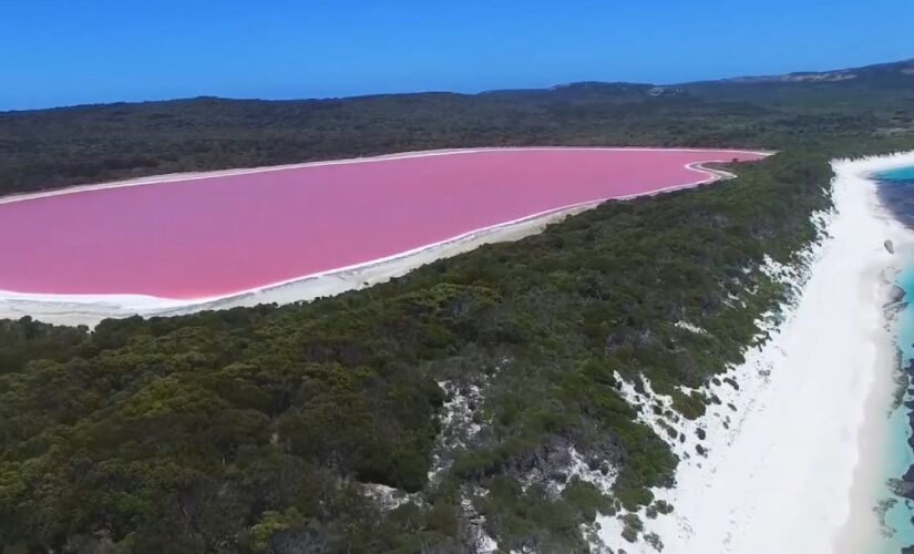 Fenômeno acontece pelo alto volume de sal presente no lago