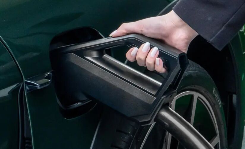 Porsche cobrará R$ 2,90/kW para recarga de veículos elétricos