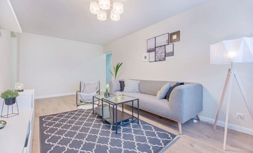 A prática, aliada ao minimalismo nórdico, ensina como viver com menos, economizar tempo e transformar o ambiente doméstico