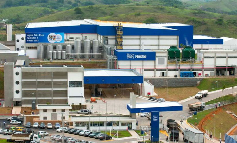 Corte envolve 12 mil vagas administrativas e 4 mil na produção e logística