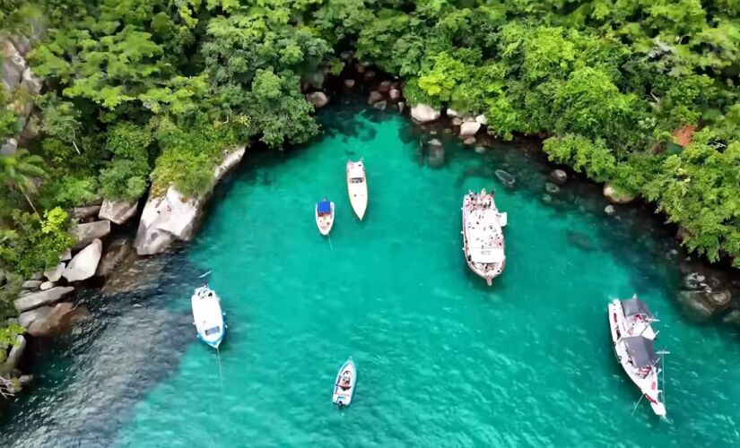 A Ilha dos Cocos mostra que não é preciso cruzar o oceano para viver dias de paz e beleza natural.