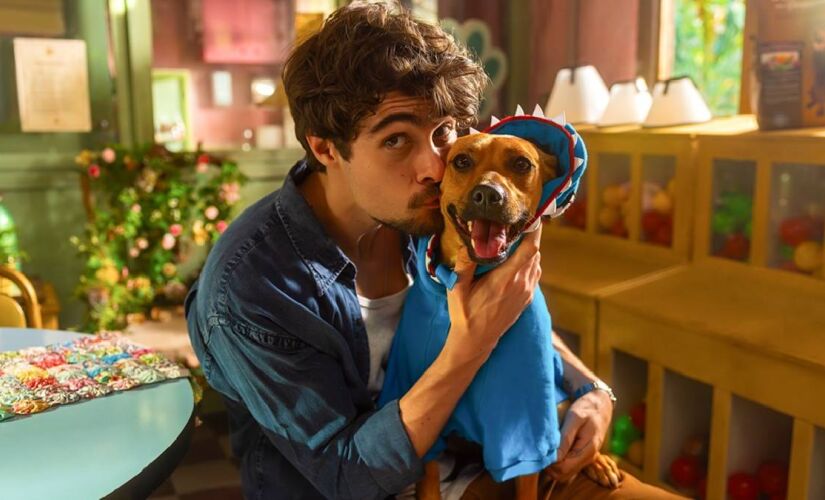 Longa, que estreou na plataforma de streaming nesta quarta-feira (8/10), tem Rafa Vitti contracenando com o simpático cachorro caramelo Amendoim