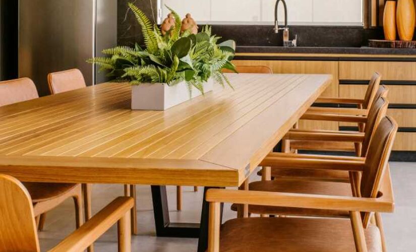 Transforme sua cozinha com tons ousados e formas vintages