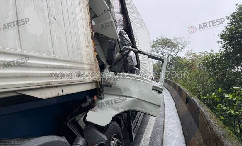 No momento da colisão, havia neblina na região, fator que pode ter contribuído para o ocorrido