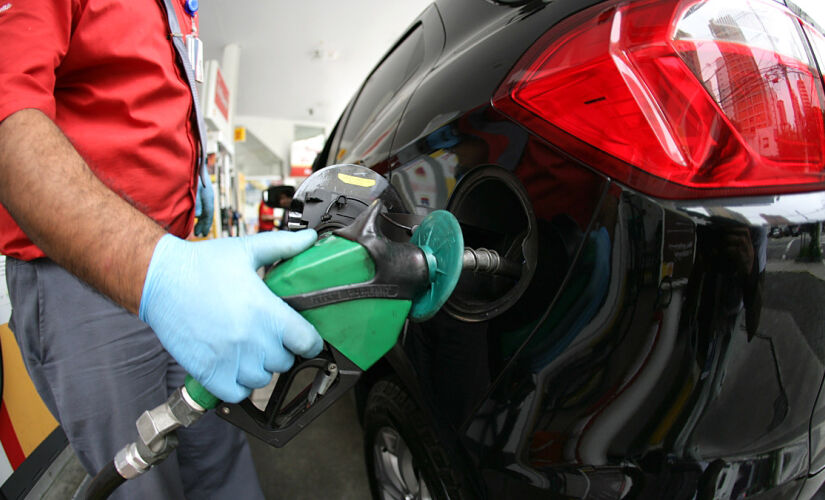 Esta é a segunda redução no preço da gasolina promovida pela Petrobras neste ano