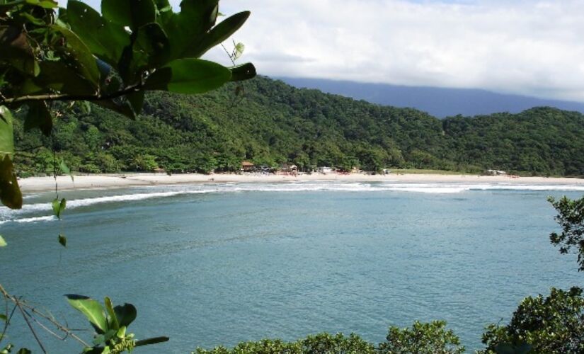 A Praia Branca é a última praia da cidade do Guarujá