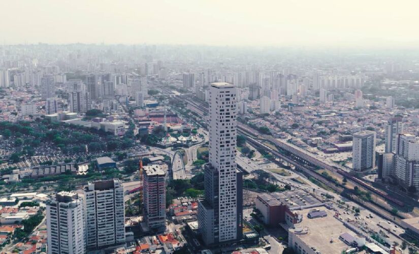 Prédio mistura área residencial com comercial