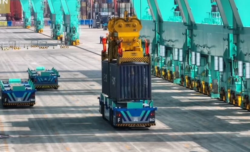 Terminal tem 24 turbinas eólicas, cada uma capaz de gerar até 10 kWh por rotação