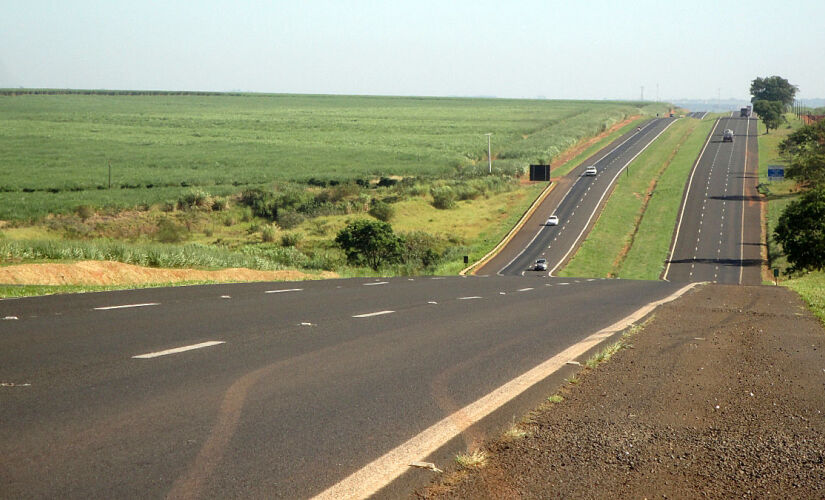 SP-326 atravessa cidades estratégicas para o agronegócio paulista