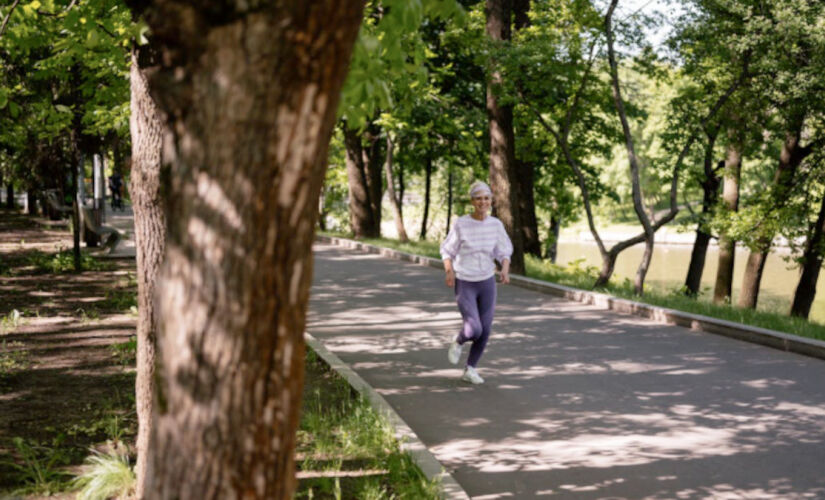 O passo deve ser rápido e constante: entenda a qualidade ideal da caminhada e como associar esse hábito valioso à dieta para potencializar a perda de peso