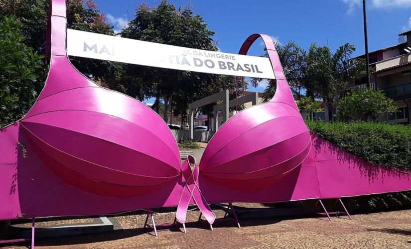 Em 2015, o RankBrasil certificou o sutiã de Juruaia, em Minas Gerais, como o maior do País