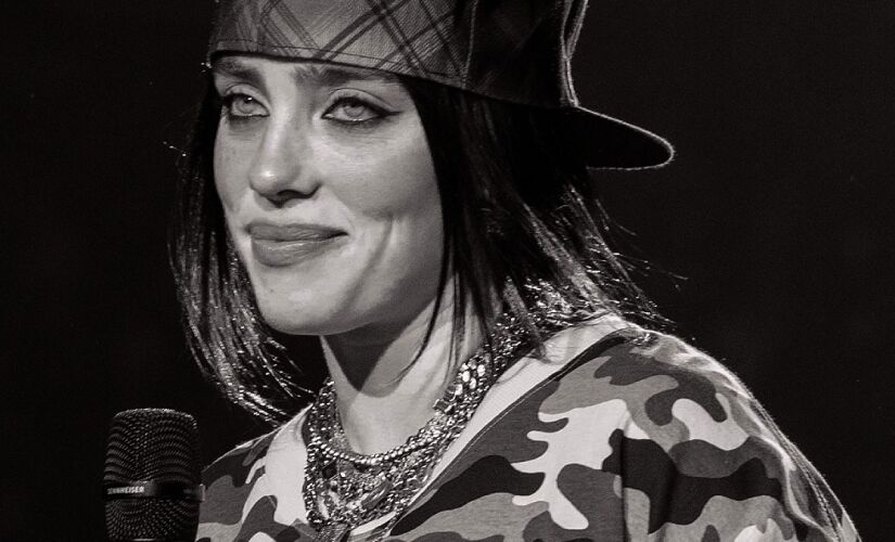 Billie Eilish caiu após ser puxada por fã