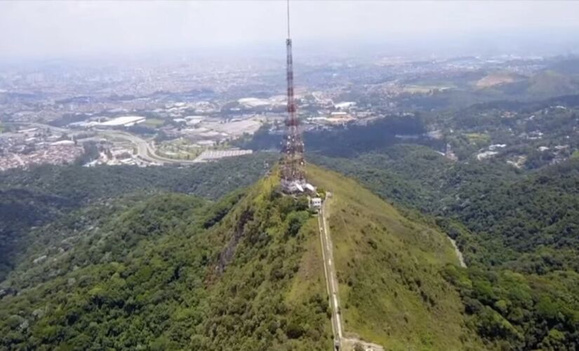 O local me impressiona pela sua bela paisagem
