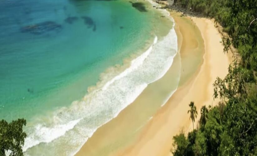 Há praias deslumbrantes por diversos cantos do país