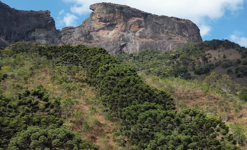 Vista da Pedra do Baú, um dos principais pontos turísticos da Serra da Mantiqueira