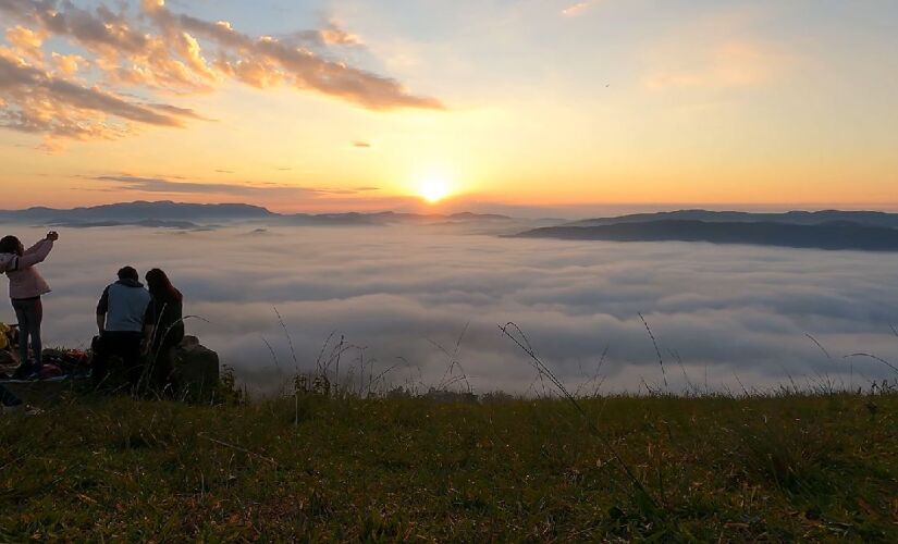 Estradas paulistas levam a cenários únicos, cachoeiras, praias tranquilas e picos com vista impecável