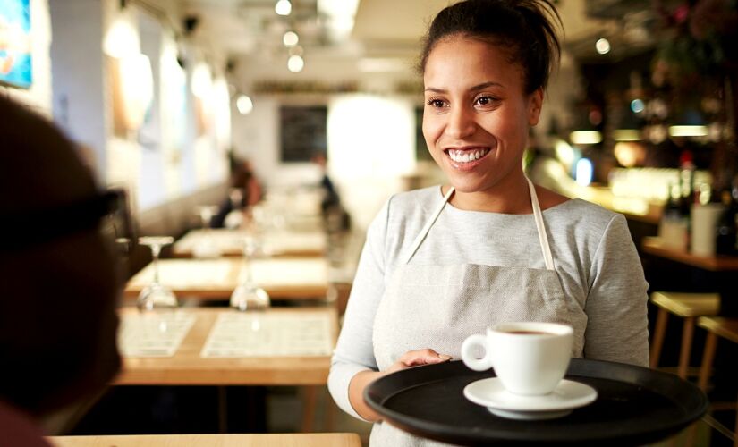 Funções vão de operador de vendas a corretor de imóveis e atendente de lanchonete