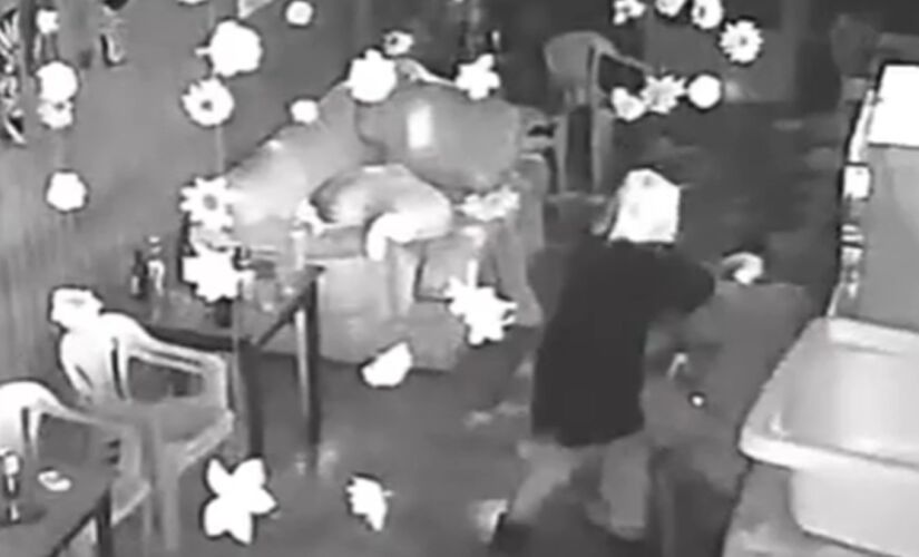 Dona do Bar da Dalva agride homem acusado de tentar roubar bebidas