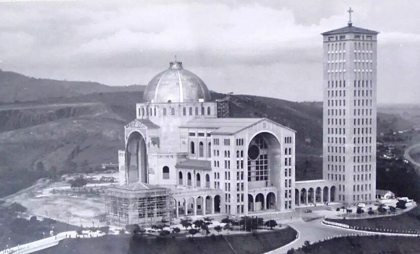 Construção da Basílica Nossa Senhora Aparecida começou em 1955