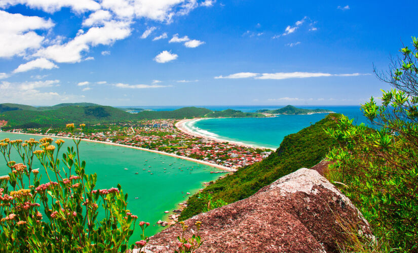 Alguns destinos brasileiros cobram taxas de turistas com o objetivo de preservar a natureza e melhorar a infraestrutura local
