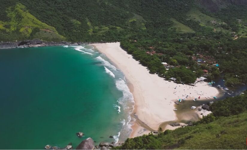 Acesso só por mar ou trilha e histórias de tesouros enterrados fazem do Bonete um dos lugares mais misteriosos do litoral paulista