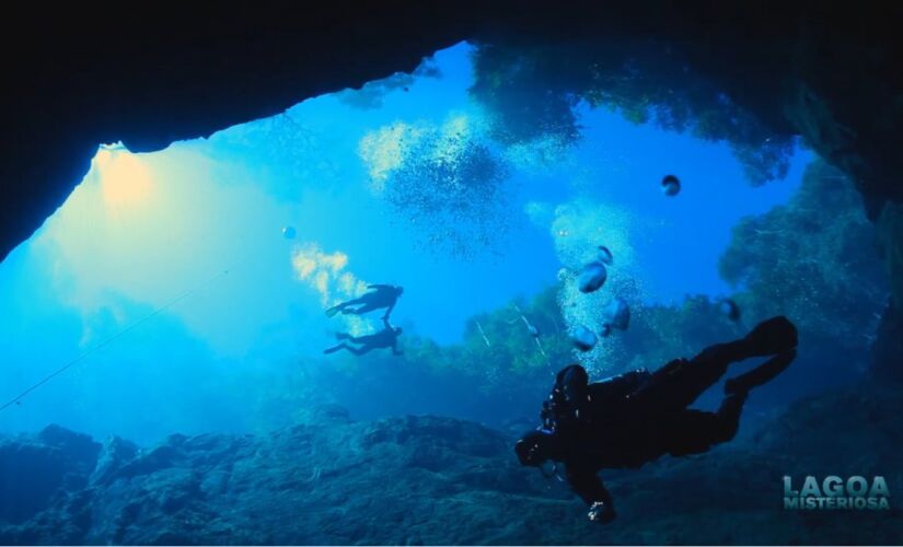 No coração do Centro-Oeste, uma dolina cristalina reserva um grau único de profundidade