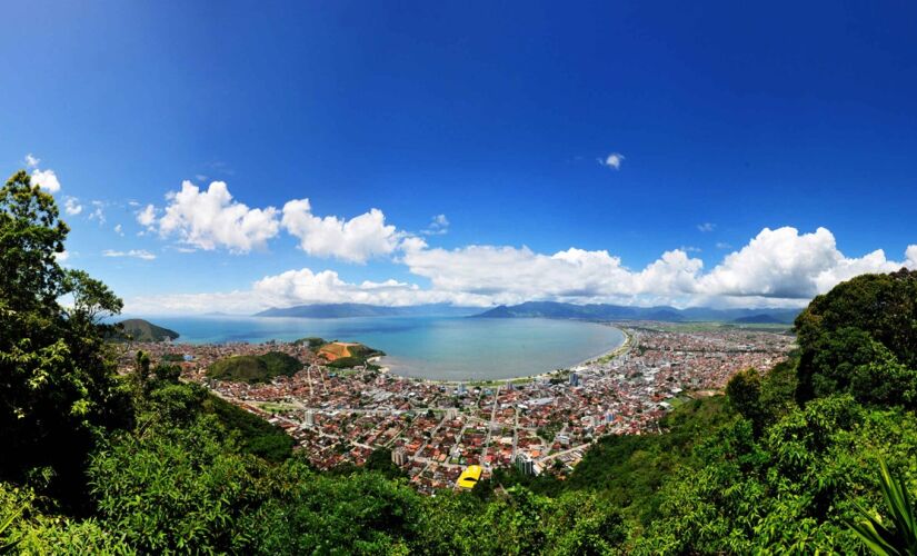 Prefeitura de Caraguatatuba informou que todos ambulantes licenciados devem renovar a licença para 2026 