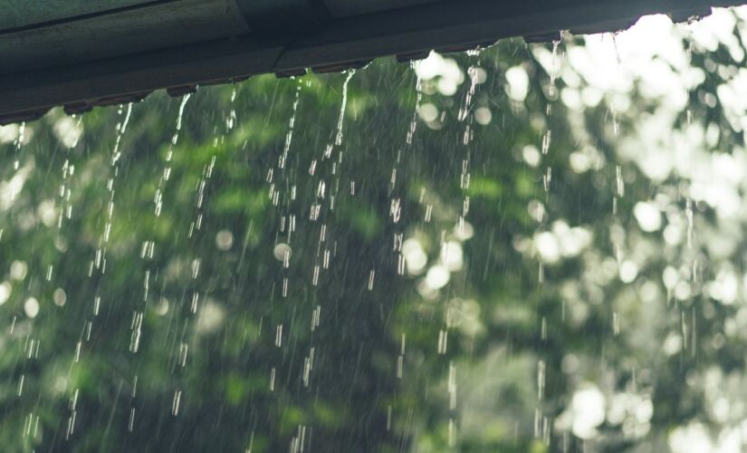 Você só tem a ganhar se deixar a janela da sua casa aberta durante chuvas leves