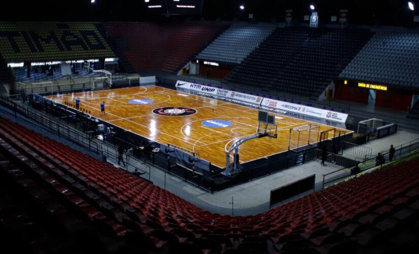 Presidente do Corinthians Osmar Stabile acabou com o basquete para cortar custos