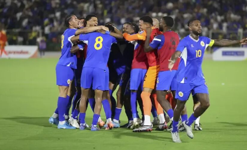 Dois países americanos, um europeu e uma africano compõem a lista das quatro nações com menos de 1 milhão de habitantes a se classificarem uma Copa