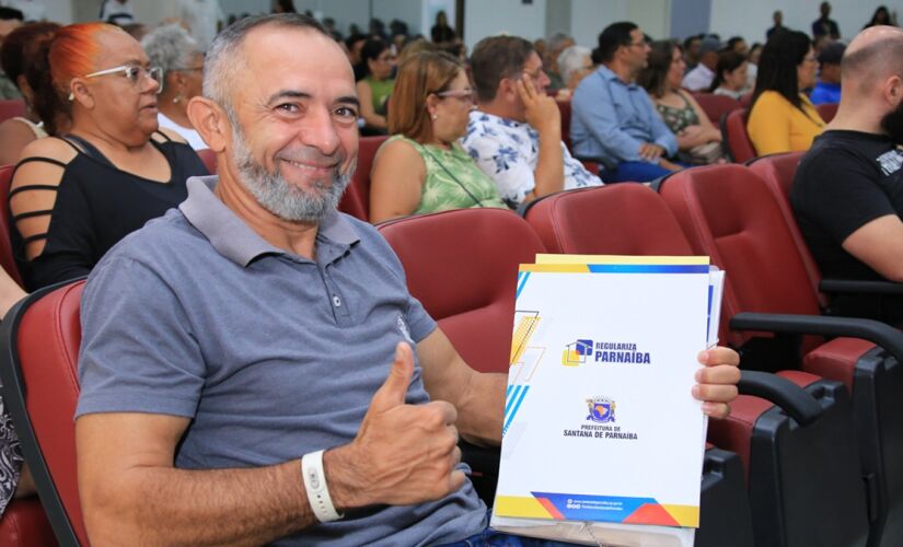 Entrega de escrituras em Santana de Parnaíba, na Grande São Paulo