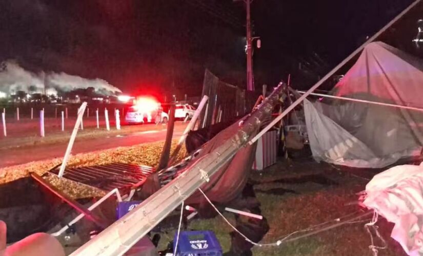 Estrutura de festa no interior de São Paulo desabou devido aos fortes ventos