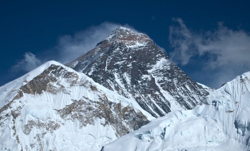 Geólogos detalham como o oceano Tethys e o choque de placas formaram as rochas que hoje chegam ao topo do Himalaia