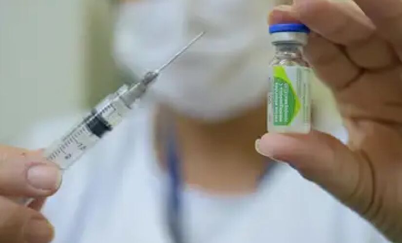 Meningite é uma inflamação das membranas que envolvem o cérebro e a medula espinhal