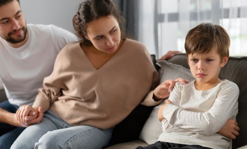 Durante a adolescência, a liberação de melatonina acontece mais tarde.
