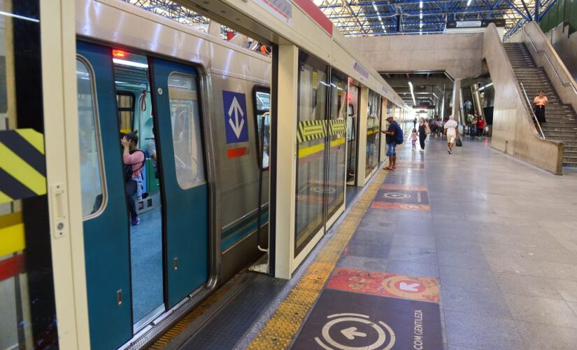 Não será necessário apresentar comprovante de escolaridade ou outro documento 