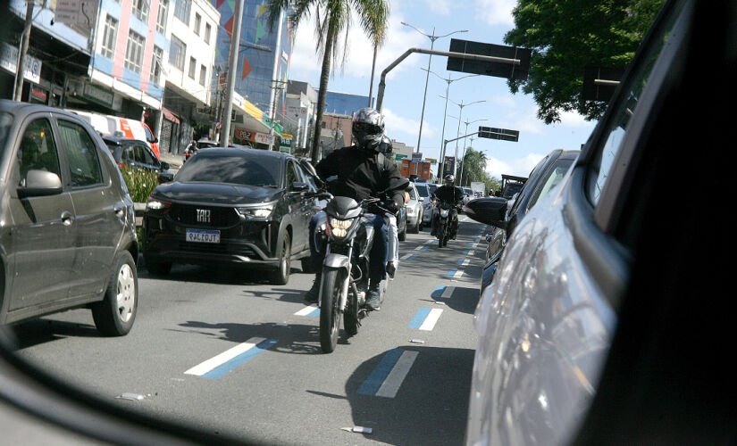 Aplicativos anunciaram serviço de mototáxi a partir de 11 de dezembro