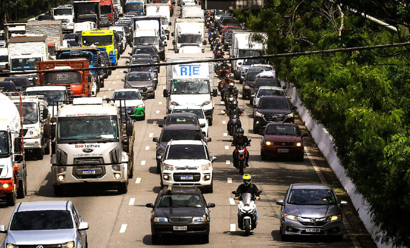 Retomada do transporte de moto por app deve alterar o trânsito 