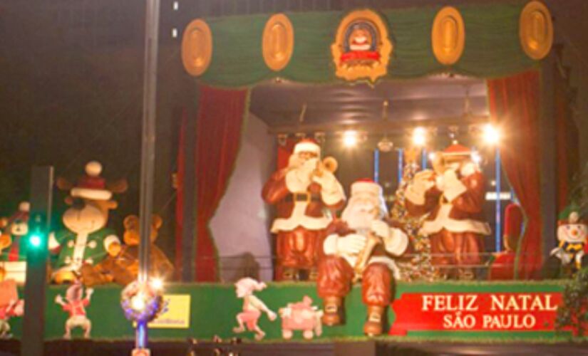 Prefeitura está preparando um pórtico de Natal e já espalhou 290 arcos iluminados