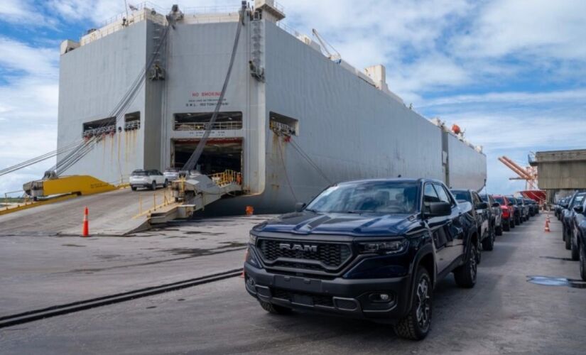 Produzida em Goiana, modelo será vendido na Europa nas versões Rebel turbodiesel e R/T com motor Hurricane