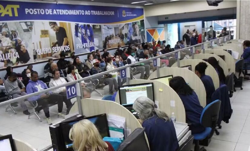 Entre os cargos disponíveis, o destaque é para operador de teleatendimento