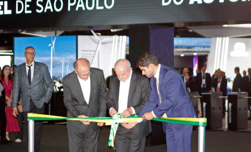 Lula e Alckmin abrem o maior Salão do Automóvel