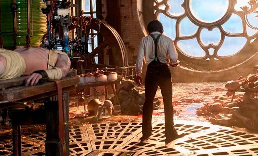 Nessa nova roupagem, o ator guatemalense Oscar Isaac interpreta Victor Frankenstein, um cientista brilhante, egocêntrico e obcecado pela ideia de recriar a vida