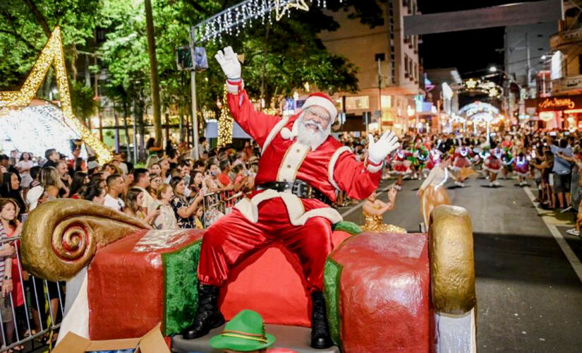 Temporada de Natal começou neste fim de semana em Santos, no litoral de São Paulo