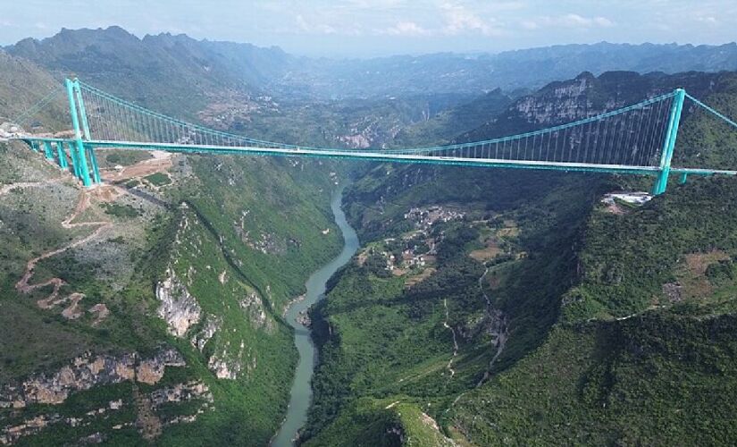 São 625 metros de altura do rio até a ponte