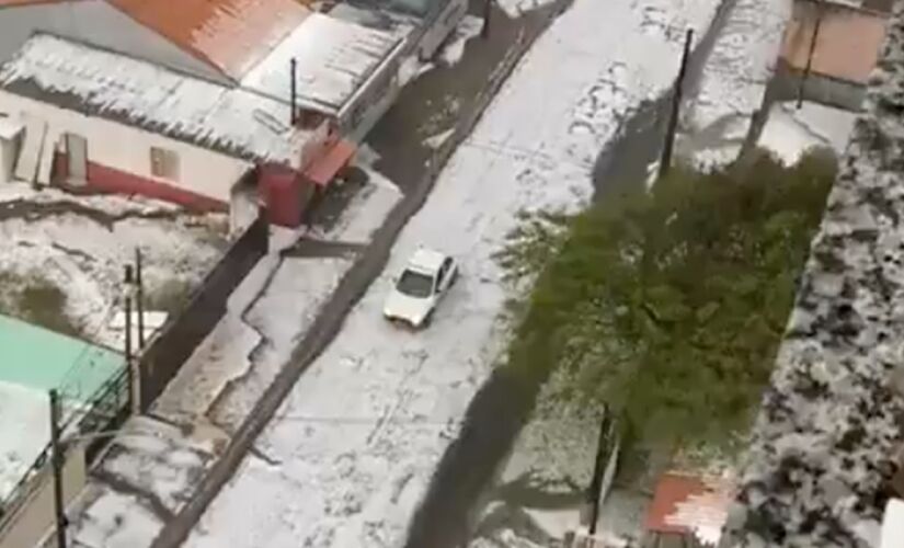 Visual de neve em Ponta Grossa, no Paraná, após chuva violenta com granizo