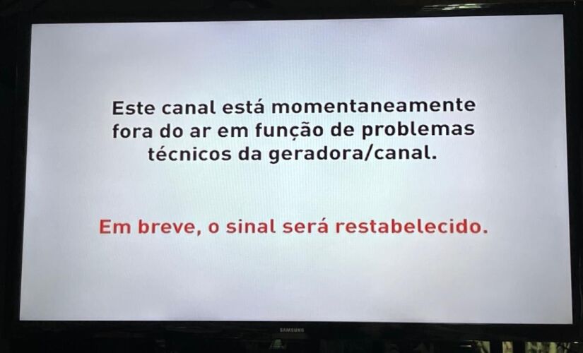 Imagens de transmissão da RedeTV! saíram do ar durante o programa 'Brasil do Povo'