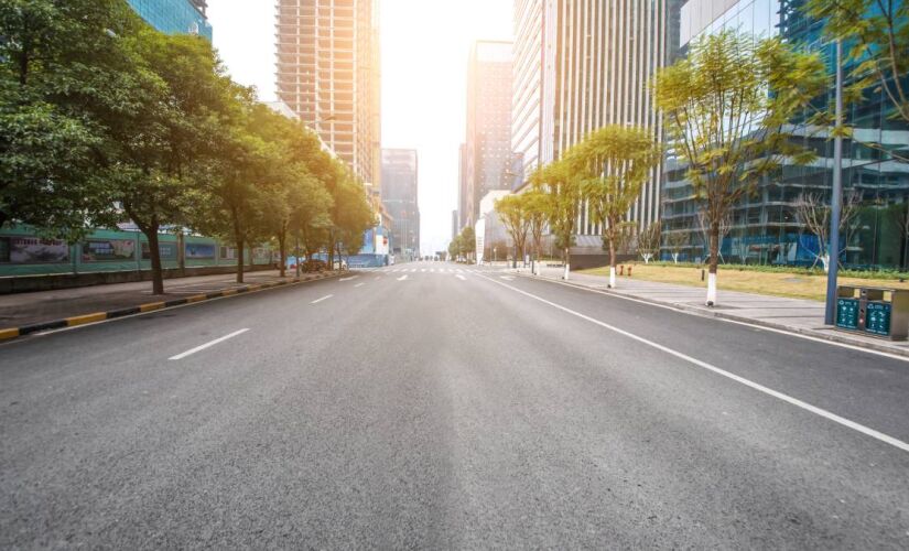 A diferença entre "rua" e "avenida" vai além do nome  é a função da via, prevista no Código de Trânsito Brasileiro, que define regras de velocidade, projeto urbano e segurança