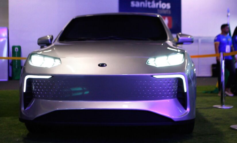 Mock-up do coupê 459 está exposto no estande da Lecar no Salão do Automóvel